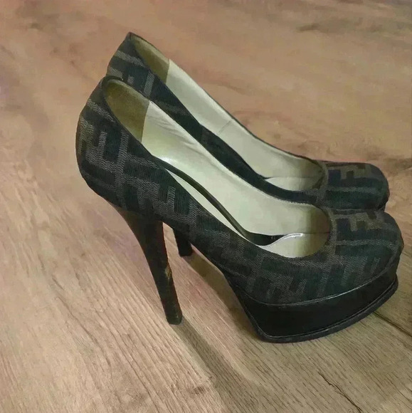 Fendi heels size 36 - Picture 1 of 13